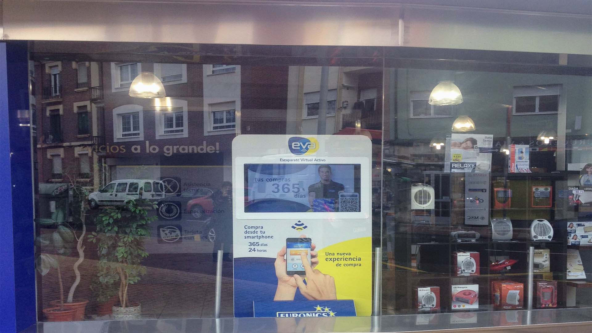 eyd-plv-con-pantalla-en-escaparate
