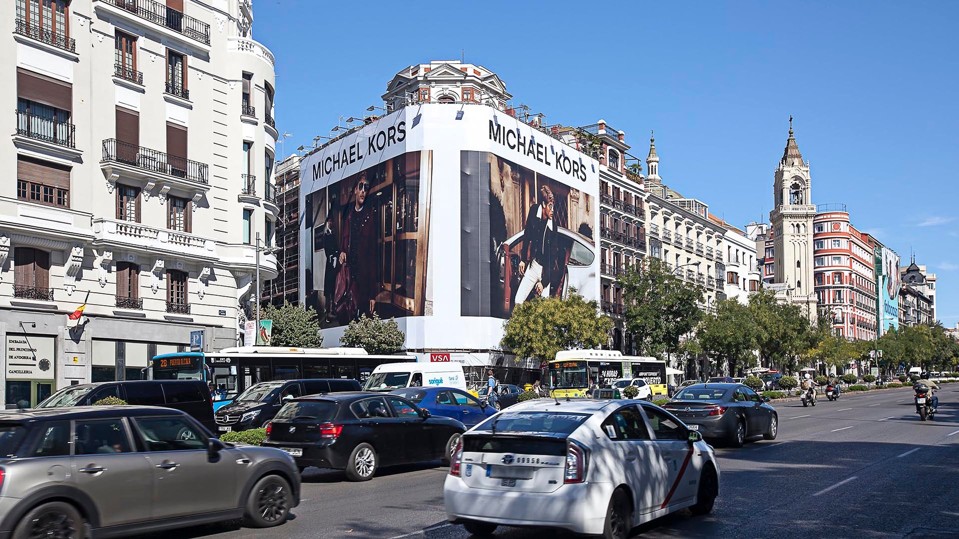 lona-publicitaria-michael-kors