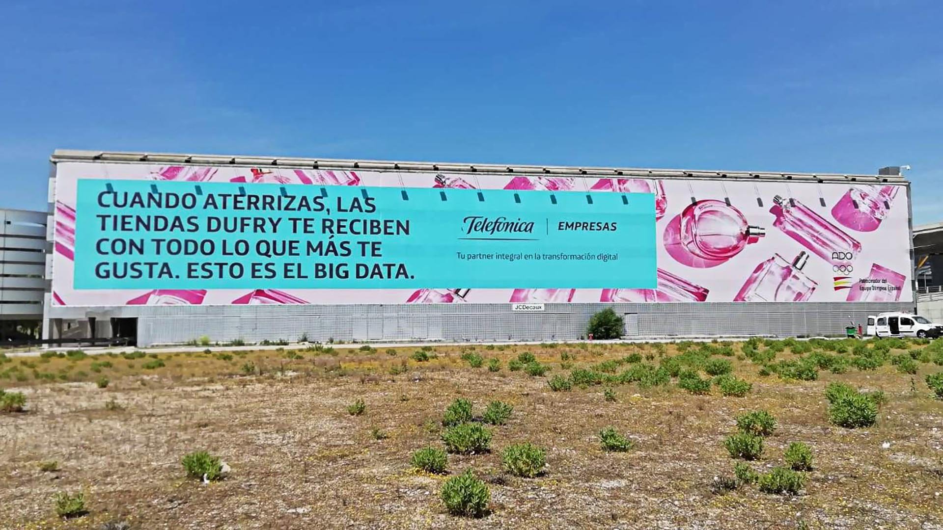 lona-publicitaria-telefonica-nave