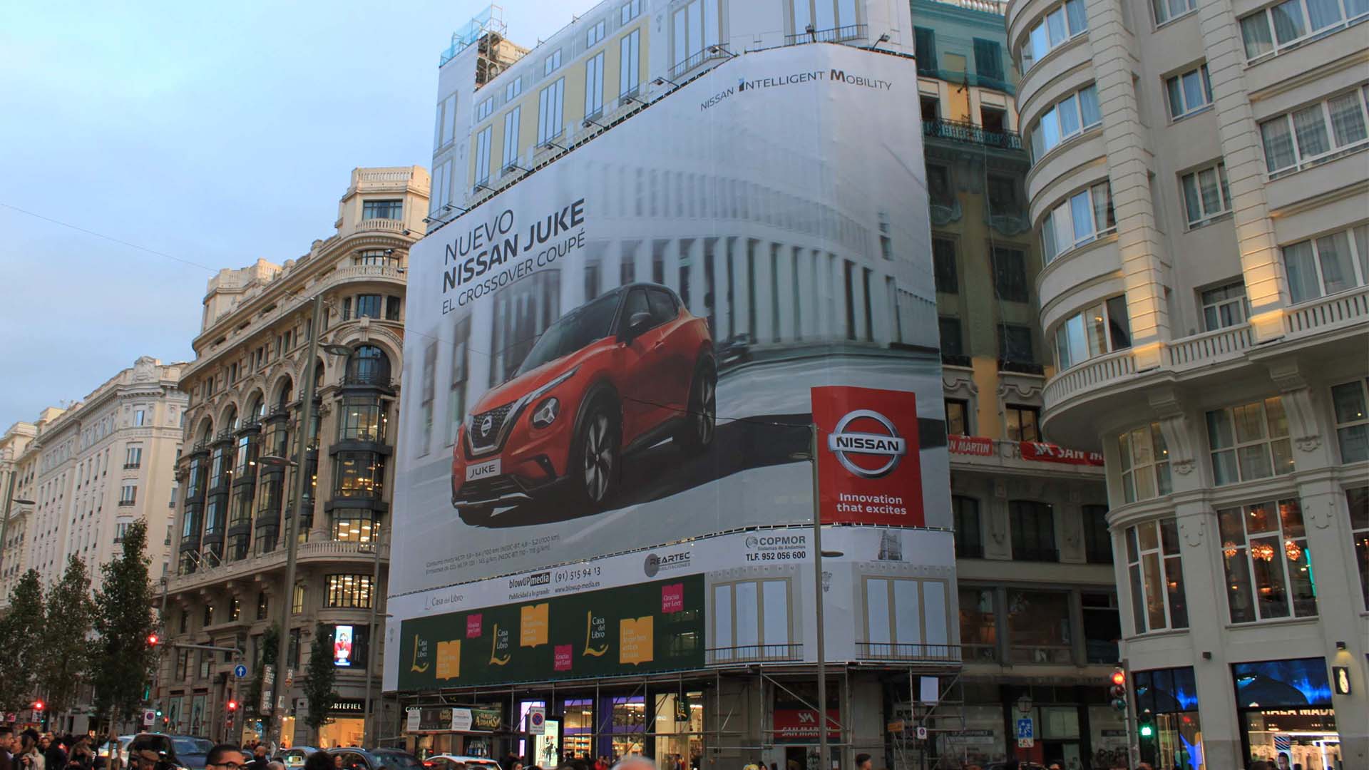 Publicidad-Fachada-Nissan