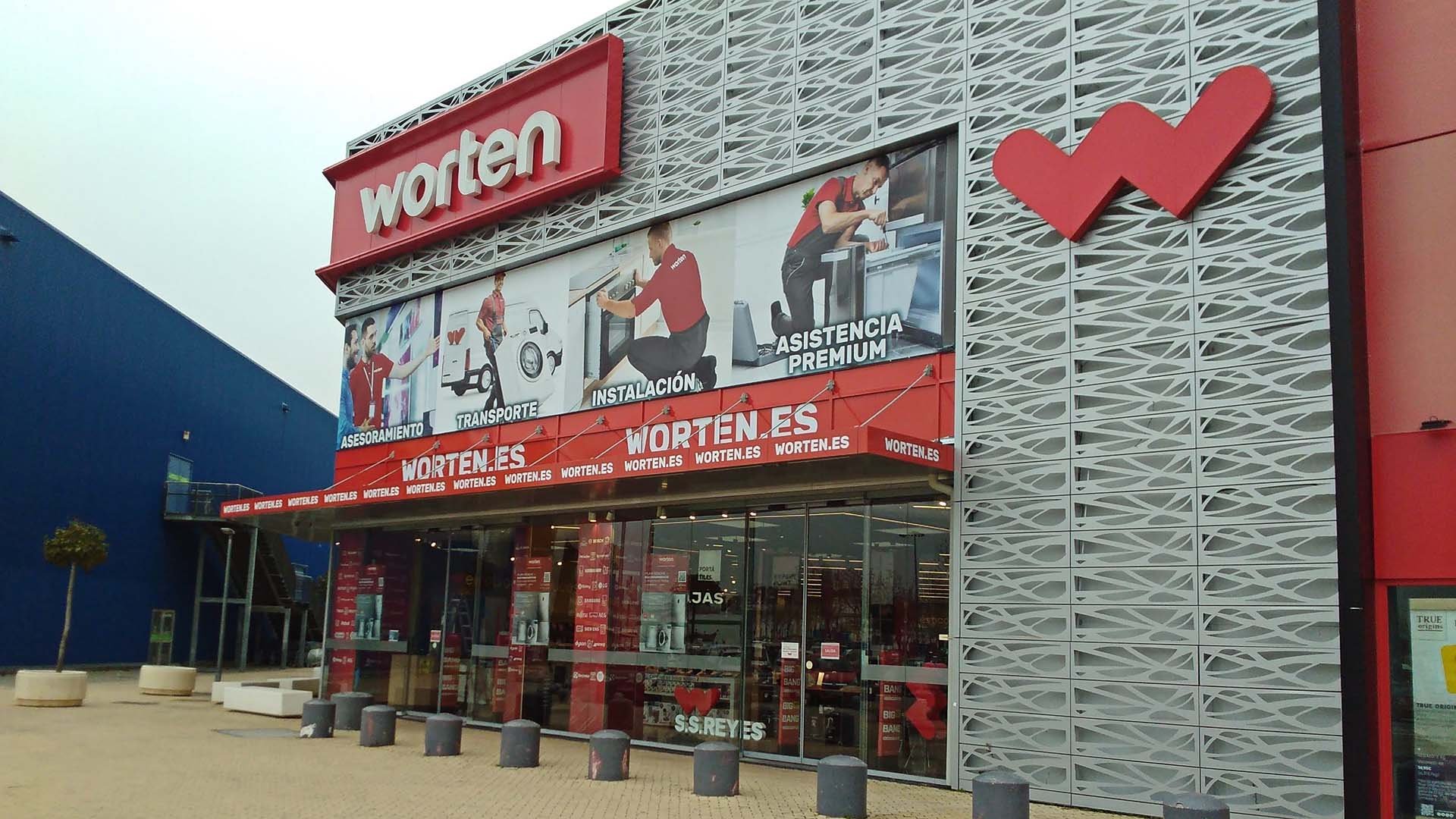 publicidad-fachada-worten