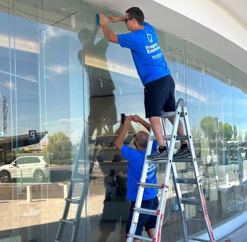 montaje de lámina solar